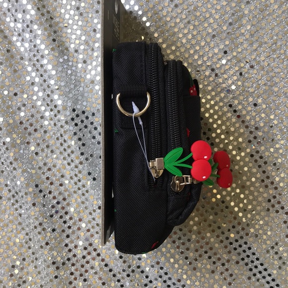 Camera and Technology Carrying Bag - Picture 4 of 7